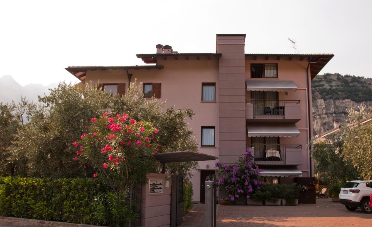Appartamenti Villa Adriana Torbole Sul Garda Exterior foto